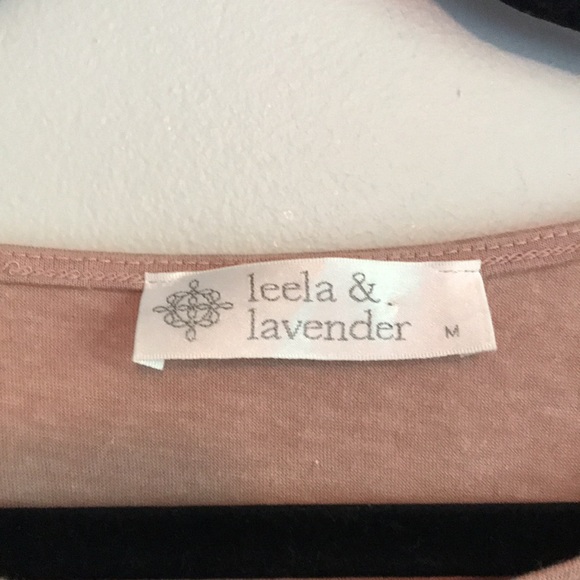 Feminine crop top with ruffle slit sleeves - Picture 4 of 10